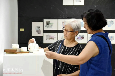 以多元敘述的視角展開(kāi)“王愛(ài)君:一卷山”煙臺(tái)美術(shù)博物館個(gè)展